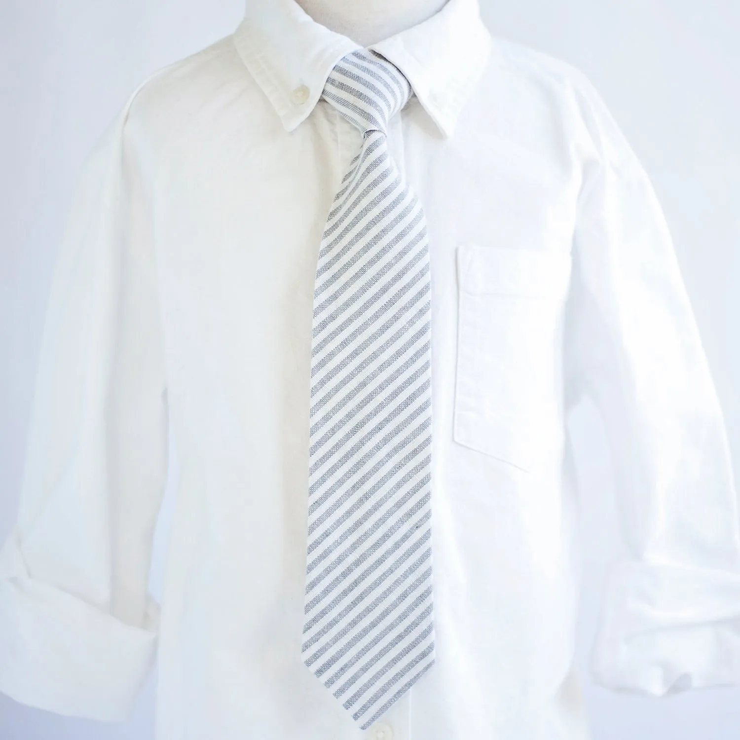 Boy's Bow Tie / Gray Linen Stripe