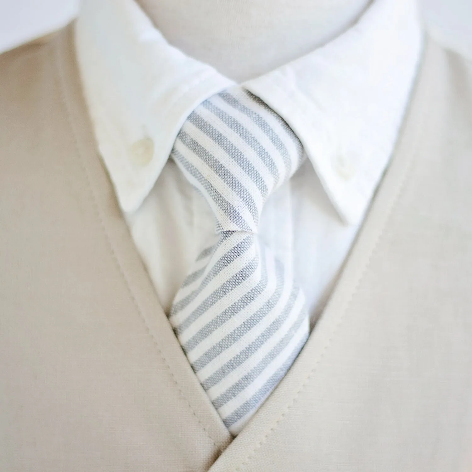 Boy's Bow Tie / Gray Linen Stripe